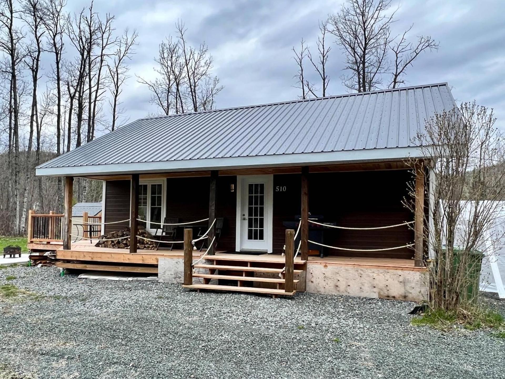 Chalet Romanov Villa Saint-Rene-de-Matane Exterior photo